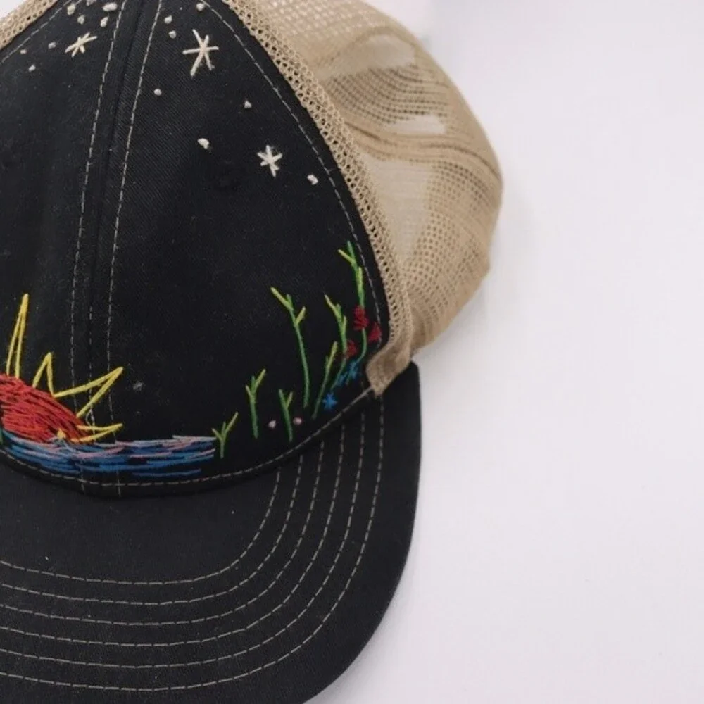 Gregory Vintage Adjustable Hat With Landscape Embroidered Details Sun Floral